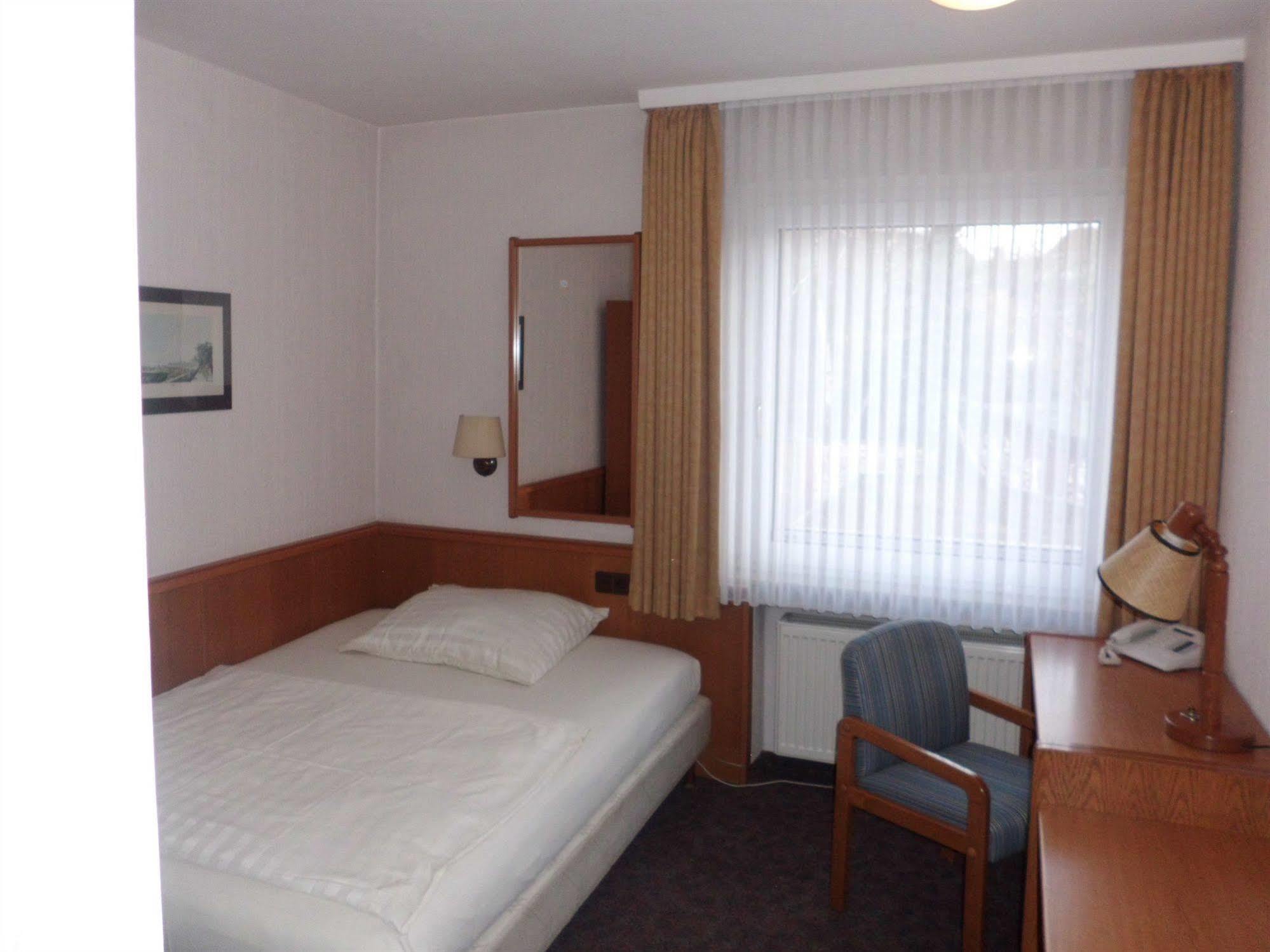 Hotel Imperial Крефельд Екстер'єр фото